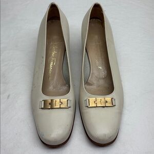 Salvatore Ferragamo heeled shoes size 9 B